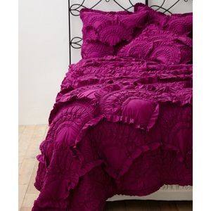 COPY - DISO Anthropologie Rivulets quilt in raspberry